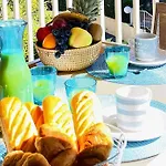 Tres Bel Face Au Port Santa -piscine דירה