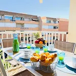 Tres Bel Face Au Port Santa -piscine דירה *