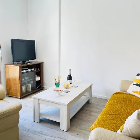 Tres Bel Face Au Port Santa -piscine アパート Saint-Raphaël