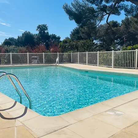 Tres Bel Face Au Port Santa -piscine