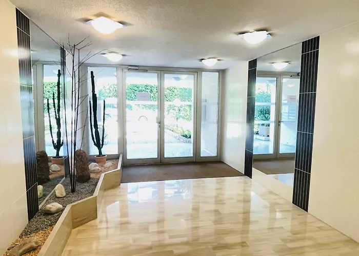 Tres Bel Face Au Port Santa -piscine Saint-Raphaël