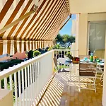 Tres Bel Face Au Port Santa -piscine Lejlighed *