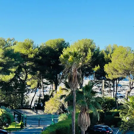 Tres Bel Face Au Port Santa -piscine Lejlighed