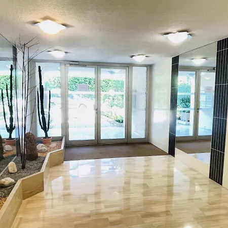 Tres Bel Face Au Port Santa -piscine Saint-Raphaël