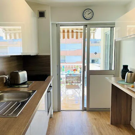 Apartmán Tres Bel Face Au Port Santa -piscine