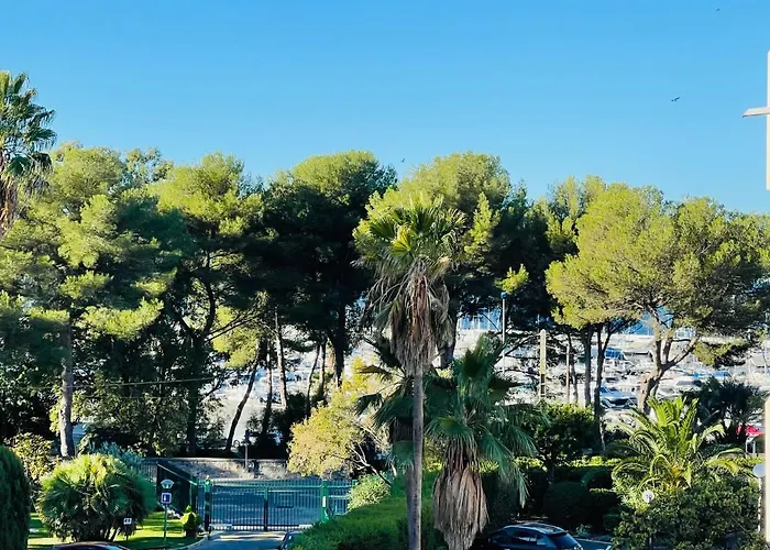 Tres Bel Face Au Port Santa -piscine Apartmán