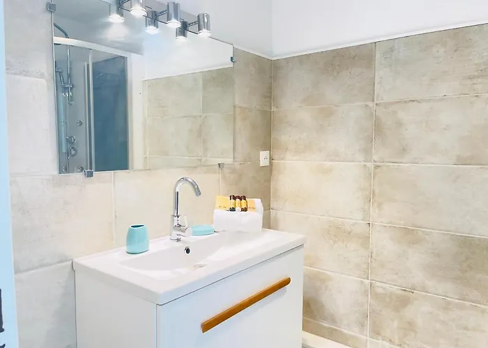 Tres Bel Face Au Port Santa -piscine Сен-Рафаэль