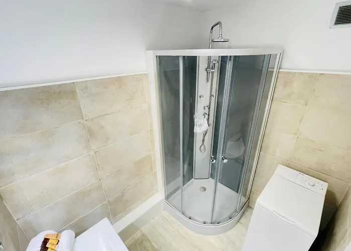 Апартаменты Tres Bel Face Au Port Santa -piscine Сен-Рафаэль