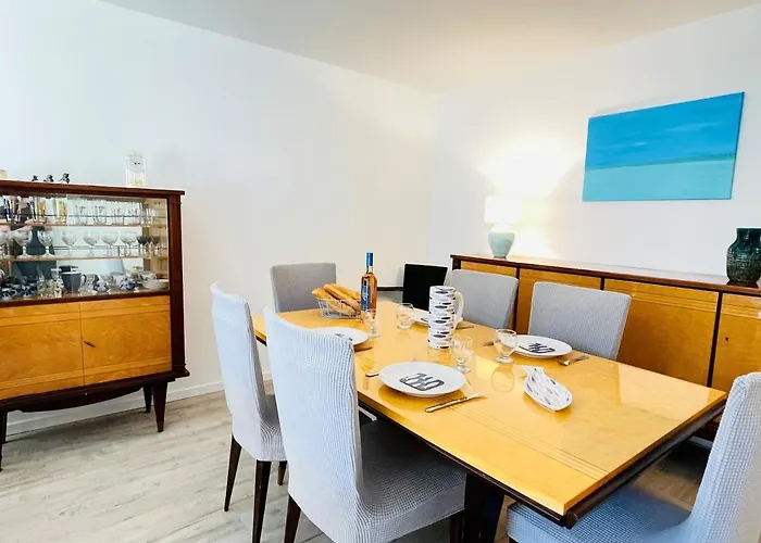 Tres Bel Face Au Port Santa -piscine Апартаменты