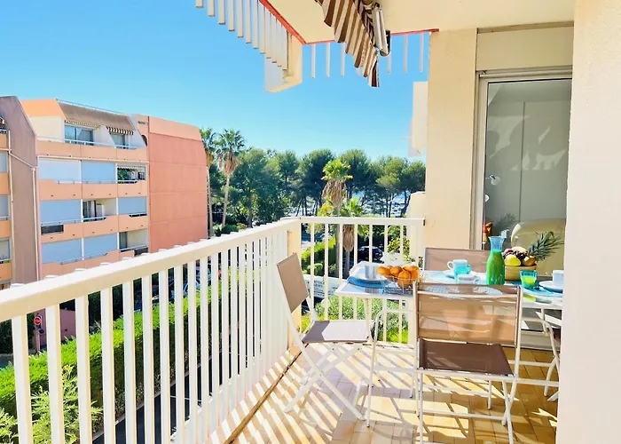 Tres Bel Face Au Port Santa -piscine * Сен-Рафаэль